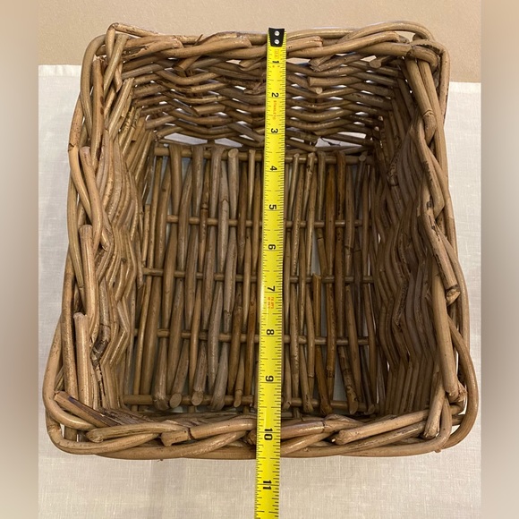 Rustic Rattan Basket, grayish brown. - Picture 4 of 10